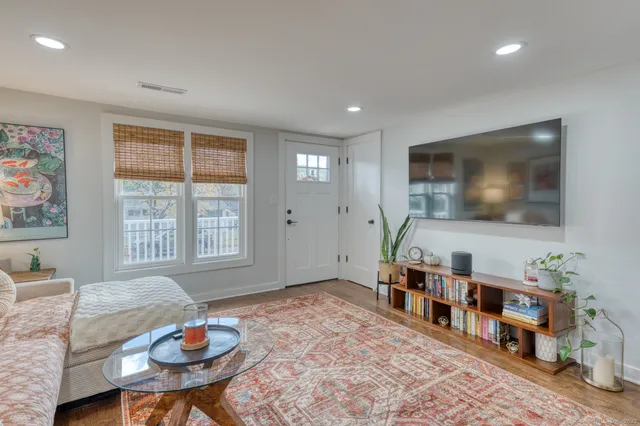 $319,000 | 25 Whippoorwill Road, Southington, CT 06489