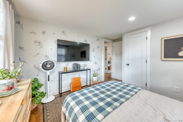 $319,000 | 25 Whippoorwill Road, Southington, CT 06489