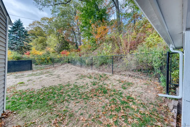 $319,000 | 25 Whippoorwill Road, Southington, CT 06489