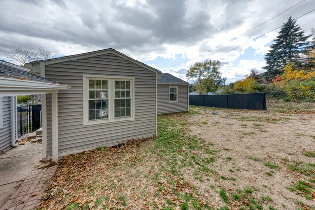 $319,000 | 25 Whippoorwill Road, Southington, CT 06489