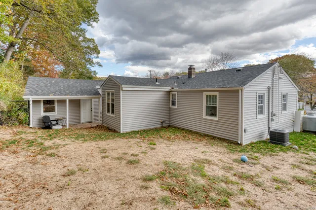 $319,000 | 25 Whippoorwill Road, Southington, CT 06489