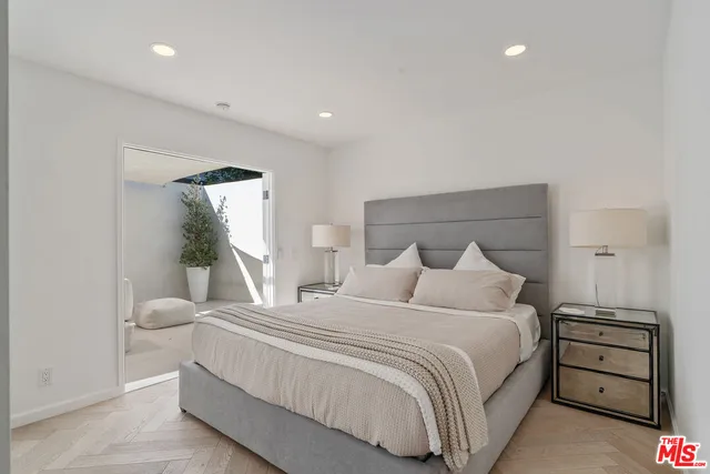 $12,000 | 3479 Wonder View Drive, Los Angeles, CA 90068