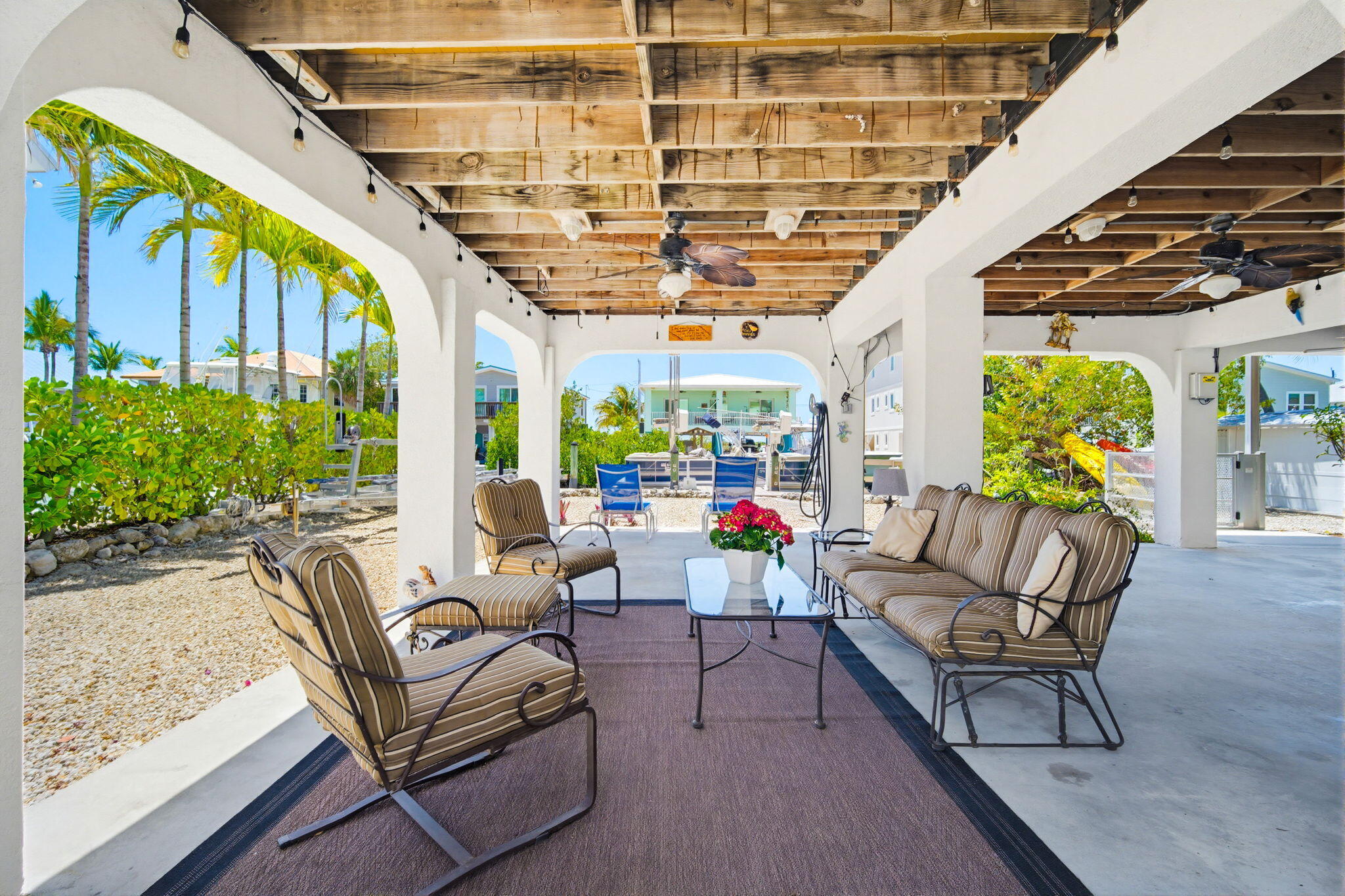 612 Blackbeard Road Summerland Key, FL 33042 - Photo 44 of 68 a outdoor living space with furniture