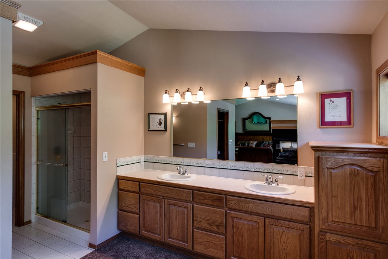 15209 North Shady Slope Road Spokane, WA 99208 - Photo 14 of 20