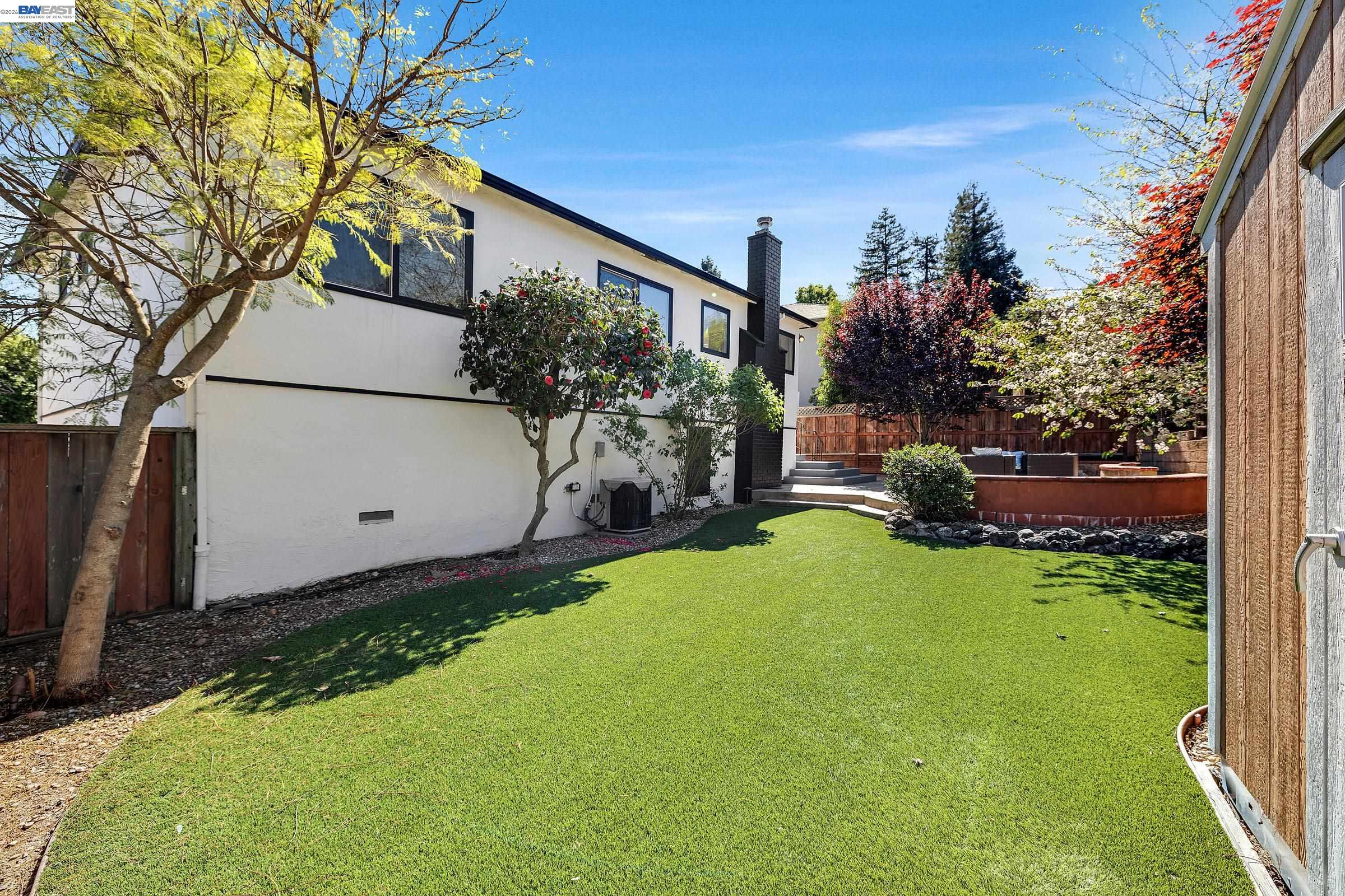 18595 Laredo Road Castro Valley, CA 94546 - Photo 20 of 26