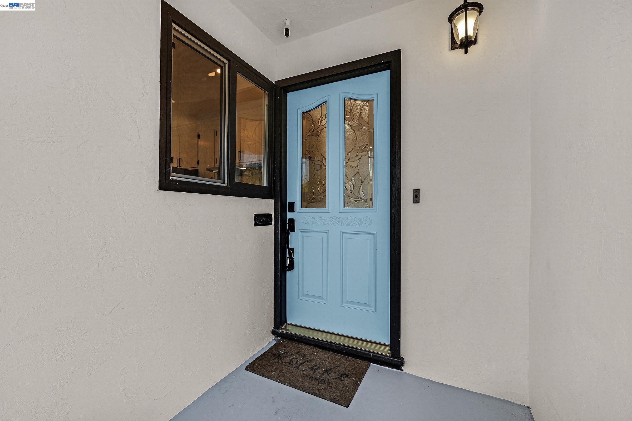 18595 Laredo Road Castro Valley, CA 94546 - Photo 3 of 26