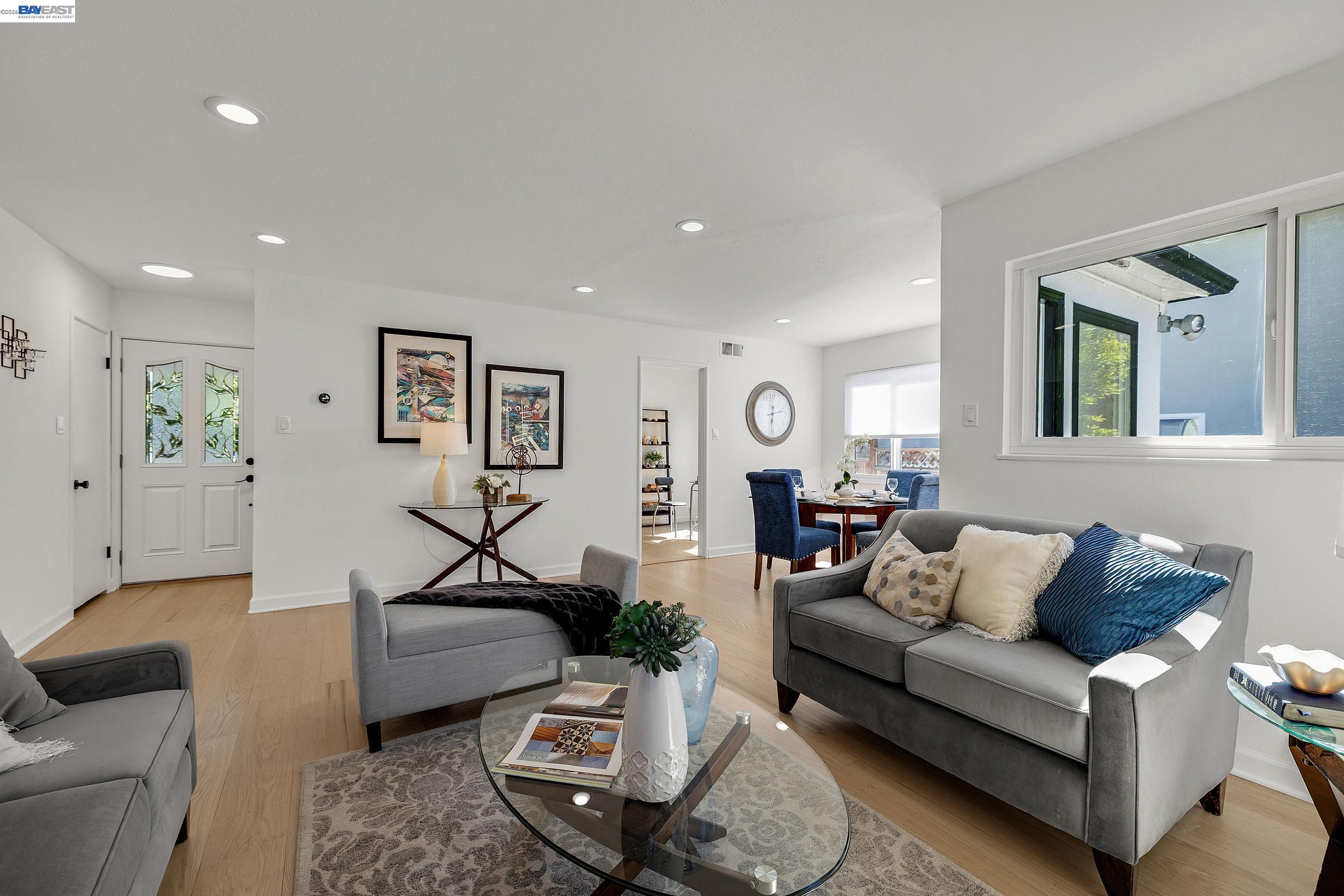 18595 Laredo Road Castro Valley, CA 94546 - Photo 4 of 26