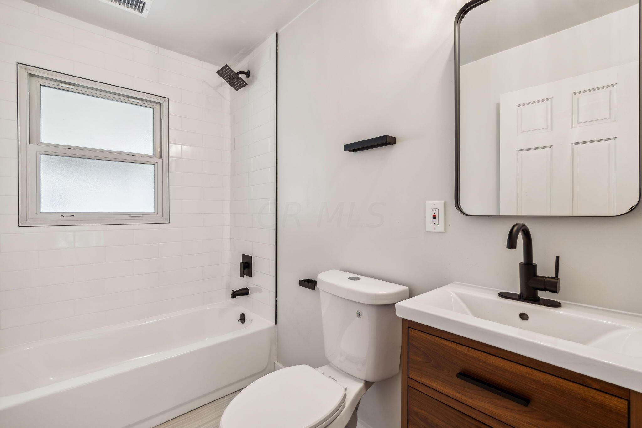 239 Ross Road Columbus, OH 43213 - Photo 11 of 17 STUNNING!