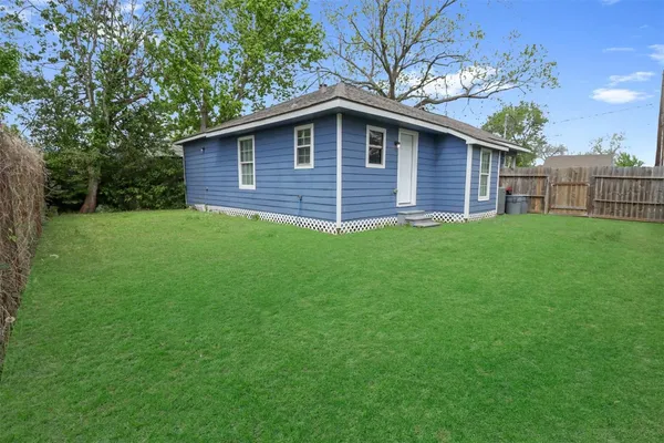 $1,800 | 218 Hafer Avenue, Baytown, TX 77520