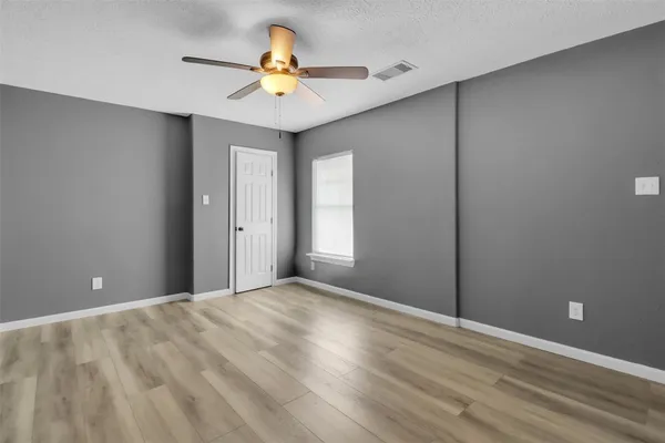 $1,800 | 218 Hafer Avenue, Baytown, TX 77520