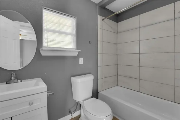$1,800 | 218 Hafer Avenue, Baytown, TX 77520