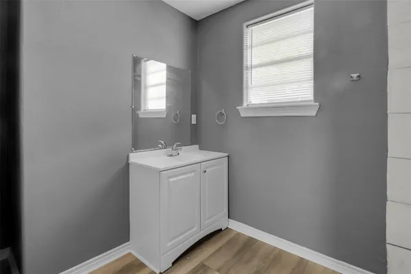 $1,800 | 218 Hafer Avenue, Baytown, TX 77520