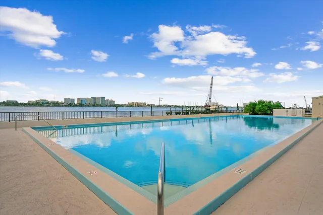 $6,685,000 | 265 Everglade Avenue, Palm Beach, FL 33480