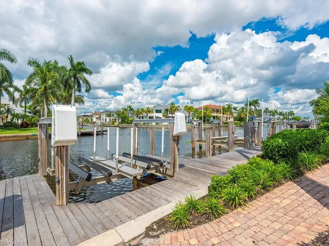 a view of a terrace with sitting area