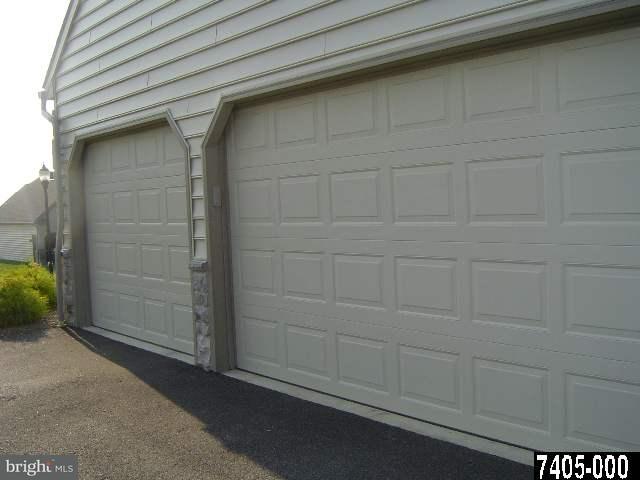 571 Campbell Road York, PA 17402 - Photo 3 of 9 Gallery Image 3