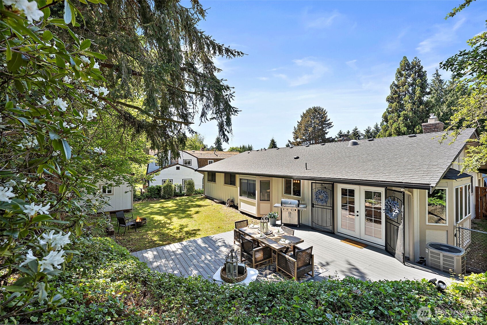 112 Lila Street Steilacoom, WA 98388 - Photo 28 of 37 a view of a house with pool and sitting area