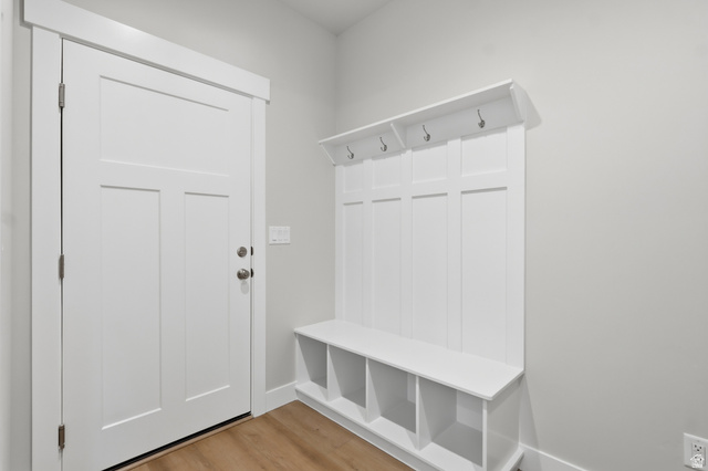 677 East 800 S Street Springville, UT 84663 - Photo 22 of 35 Mudroom with light wood-style floors