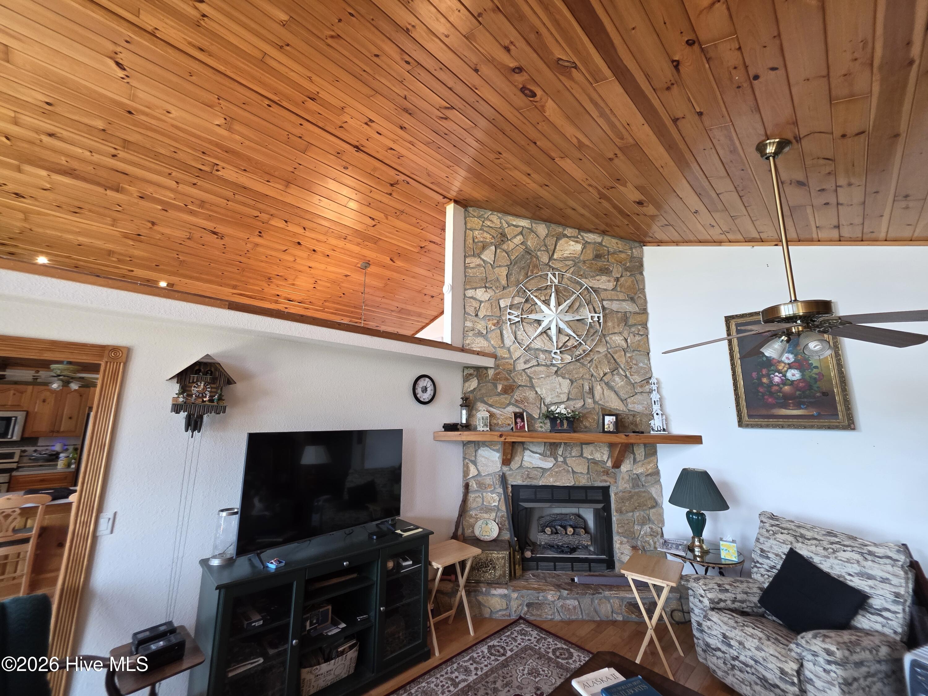 798 Timberwood Hills Road Murphy, NC 28906 - Photo 6 of 10 LIVING ROOM FIREPLACE