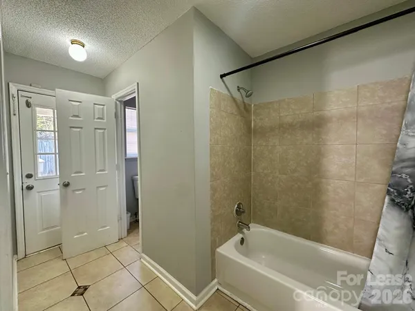 $2,690 | 9501 Pondside Lane, Charlotte, NC 28213