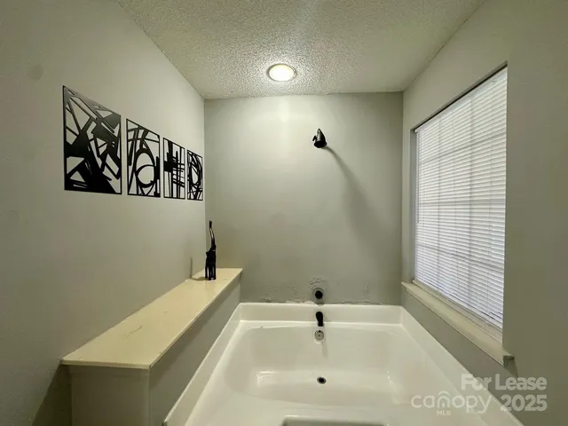 $2,995 | 9501 Pondside Lane, Charlotte, NC 28213