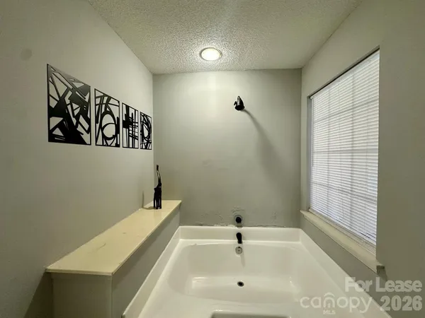 $2,690 | 9501 Pondside Lane, Charlotte, NC 28213