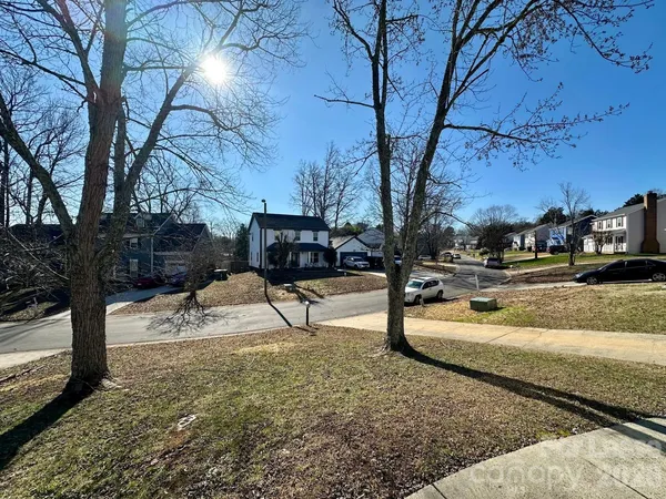 $2,690 | 9501 Pondside Lane, Charlotte, NC 28213