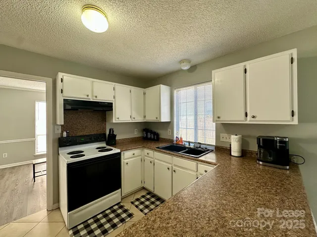 $2,995 | 9501 Pondside Lane, Charlotte, NC 28213