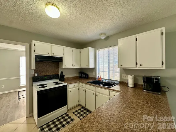 $2,690 | 9501 Pondside Lane, Charlotte, NC 28213