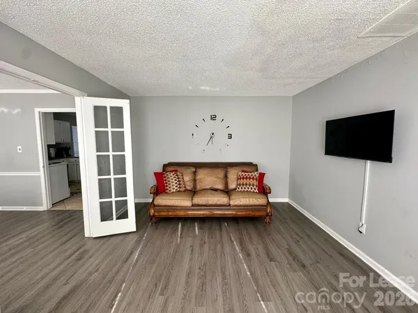 $2,690 | 9501 Pondside Lane, Charlotte, NC 28213