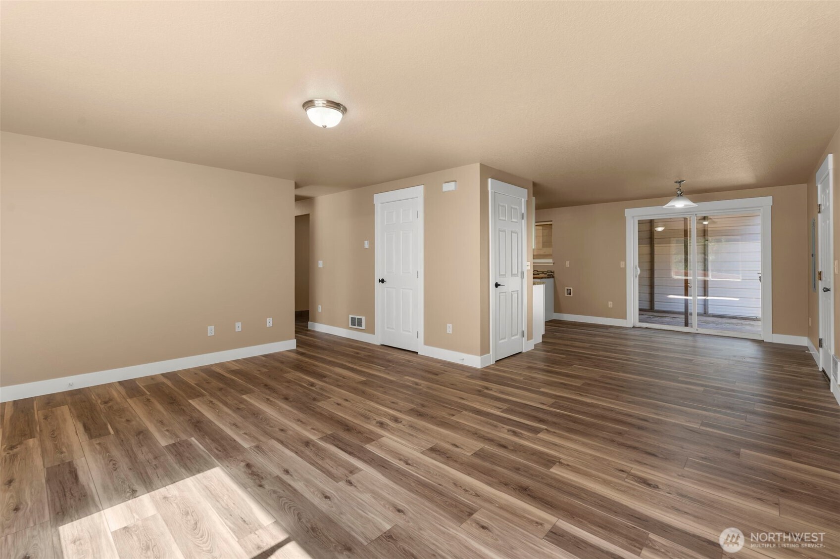 110 Sunny Basin Road Castle Rock, WA 98611 - Photo 5 of 31