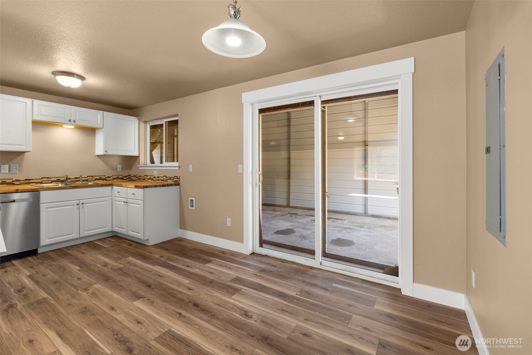 110 Sunny Basin Road Castle Rock, WA 98611 - Photo 6 of 31