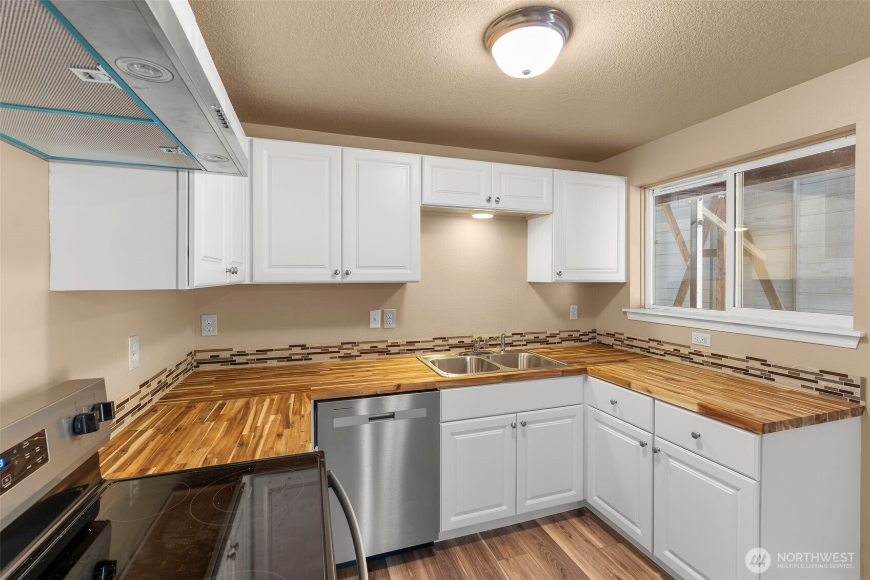 110 Sunny Basin Road Castle Rock, WA 98611 - Photo 10 of 31