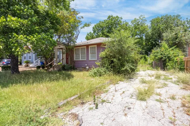 $450,000 | 700 West N Loop Boulevard, Austin, TX 78751
