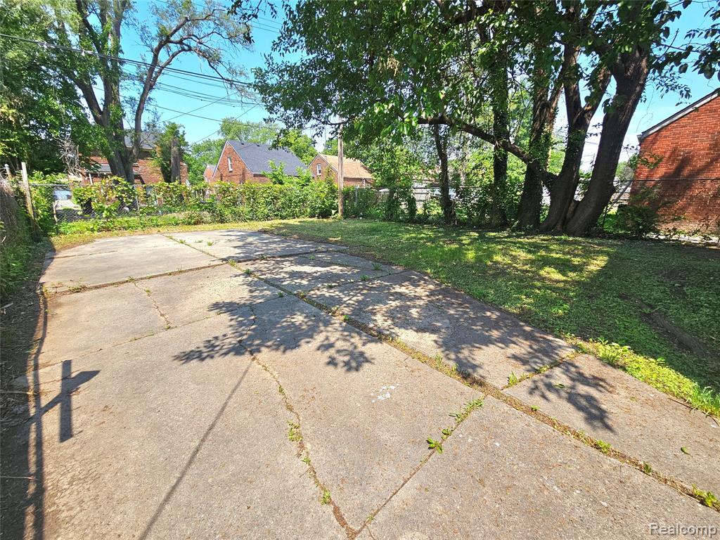 9585 Terry Street Detroit, MI 48227 - Photo 13 of 39