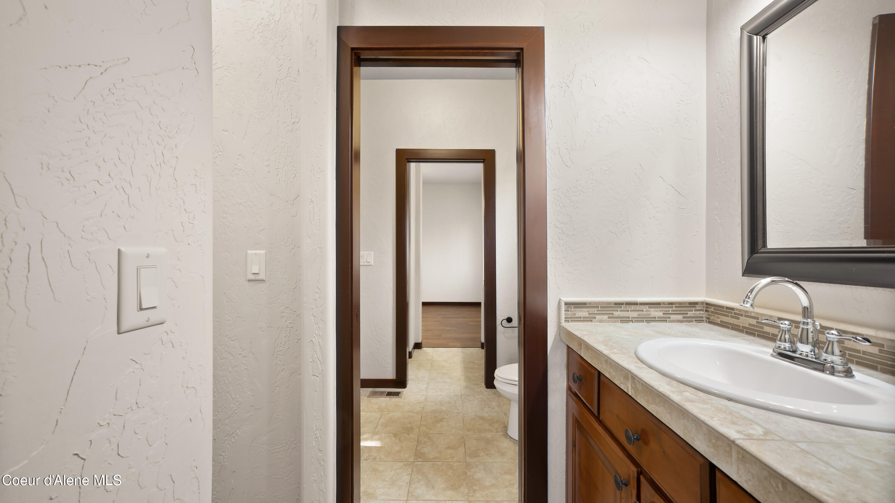 8517 West Eagle Ridge Road Coeur D'Alene, ID 83814 - Photo 23 of 37 8517WEagleRidgeRoad-BATHROOM (1)