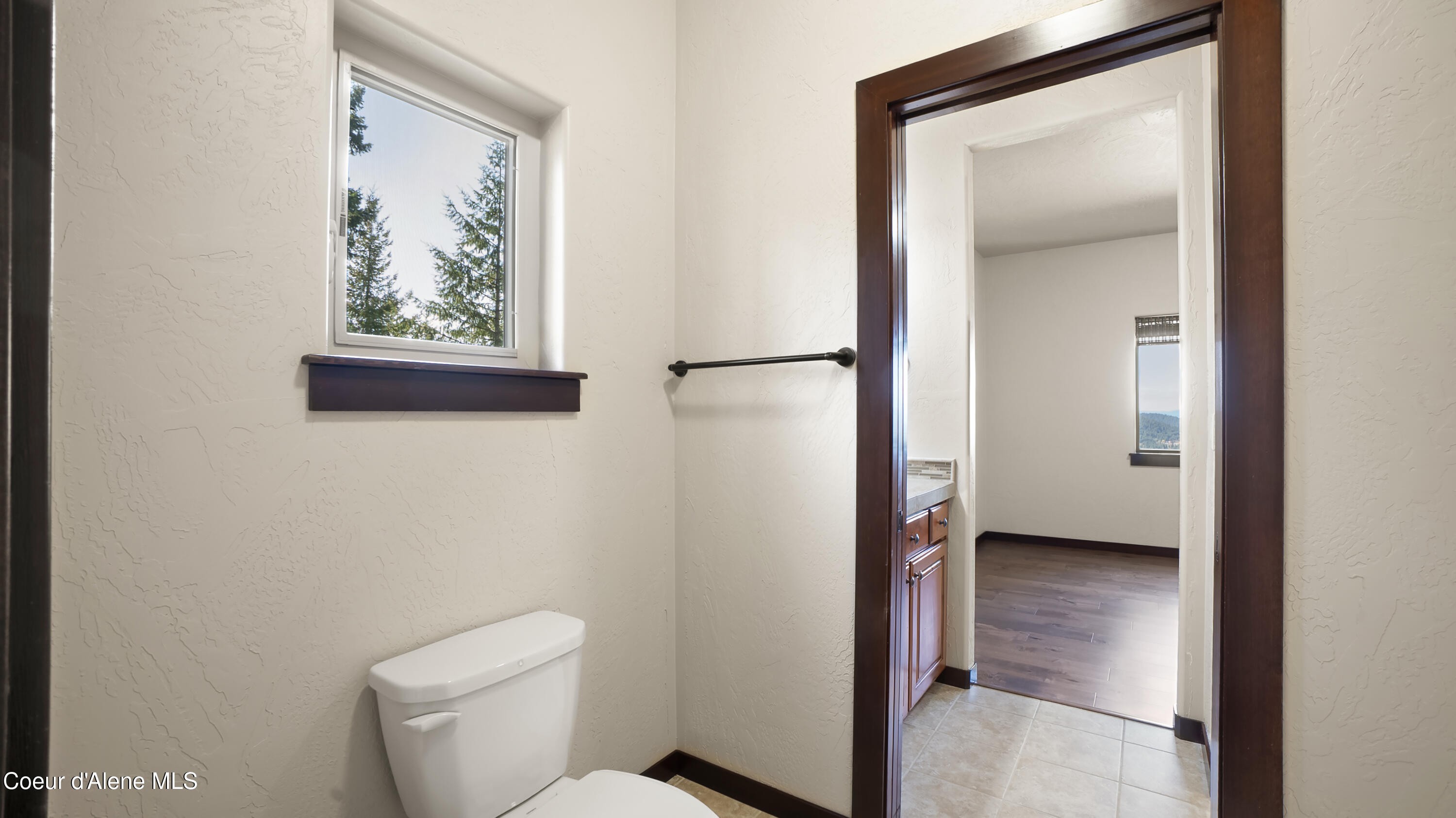 8517 West Eagle Ridge Road Coeur D'Alene, ID 83814 - Photo 26 of 37 8517WEagleRidgeRoad-BATHROOM (3)