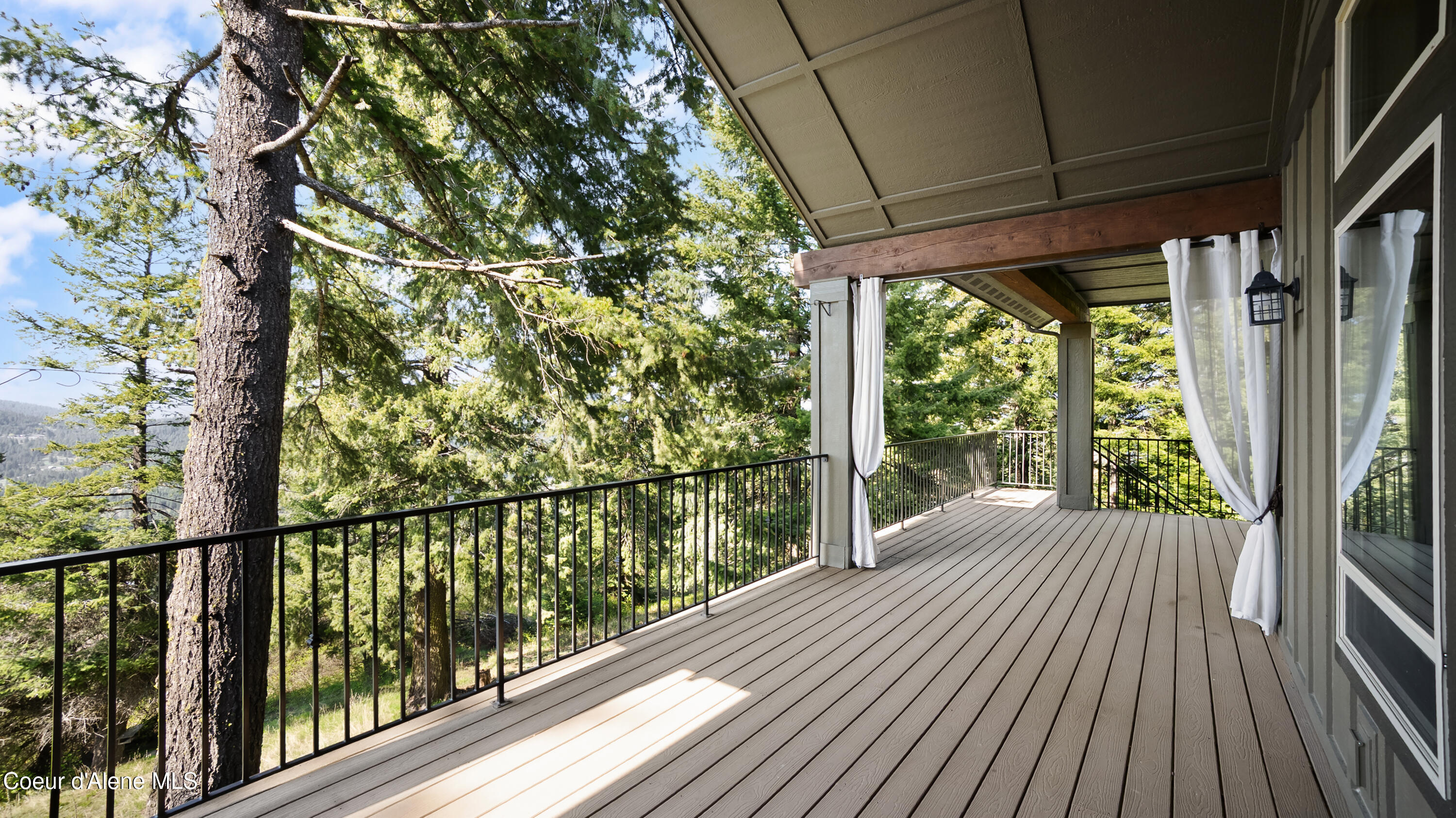 8517 West Eagle Ridge Road Coeur D'Alene, ID 83814 - Photo 31 of 37 8517WEagleRidgeRoad-EXTERIOR (13)