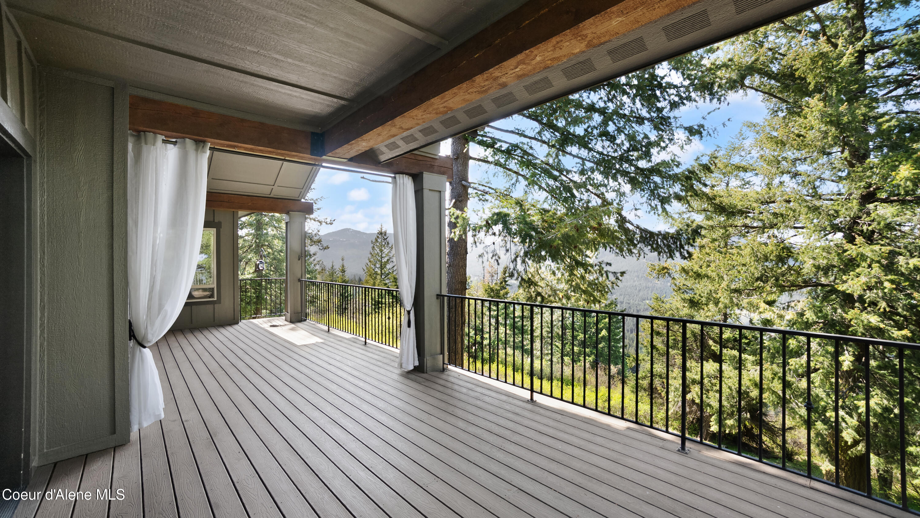 8517 West Eagle Ridge Road Coeur D'Alene, ID 83814 - Photo 32 of 37 8517WEagleRidgeRoad-EXTERIOR (14)