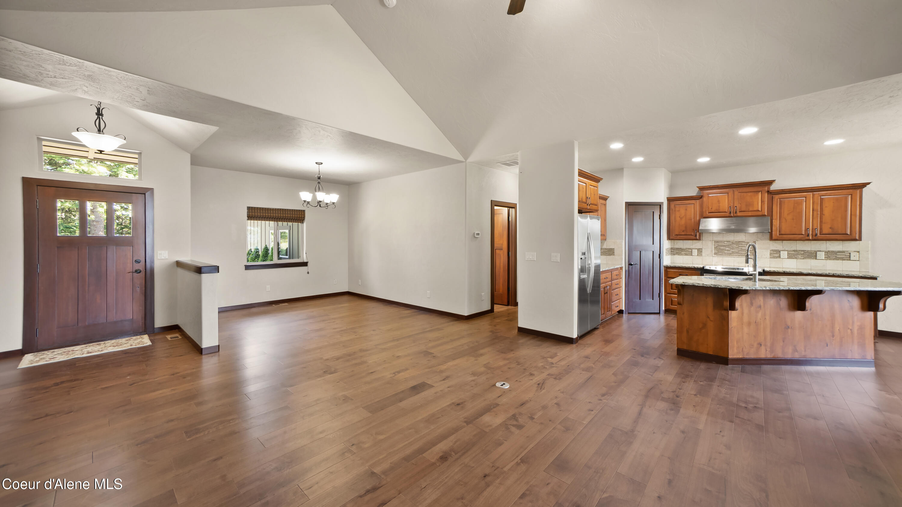 8517 West Eagle Ridge Road Coeur D'Alene, ID 83814 - Photo 7 of 37 8517WEagleRidgeRoad-LIVINGROOM (2)
