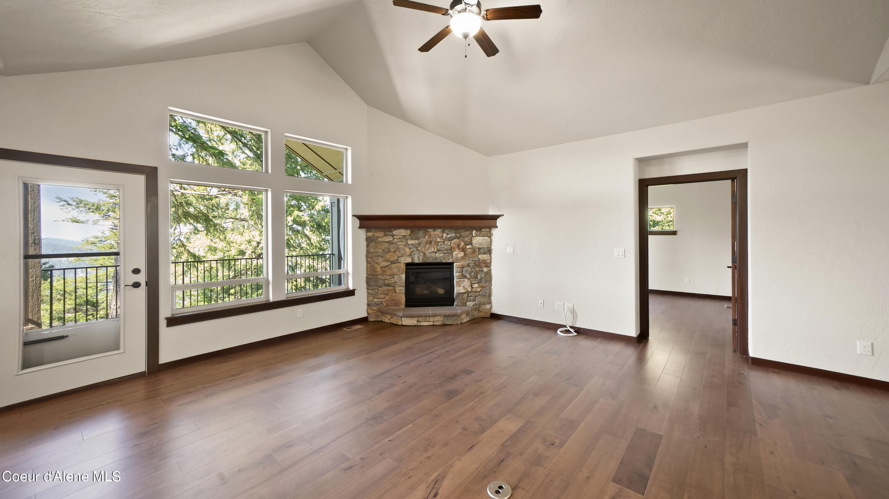 8517 West Eagle Ridge Road Coeur D'Alene, ID 83814 - Photo 8 of 37 8517WEagleRidgeRoad-LIVINGROOM (3)