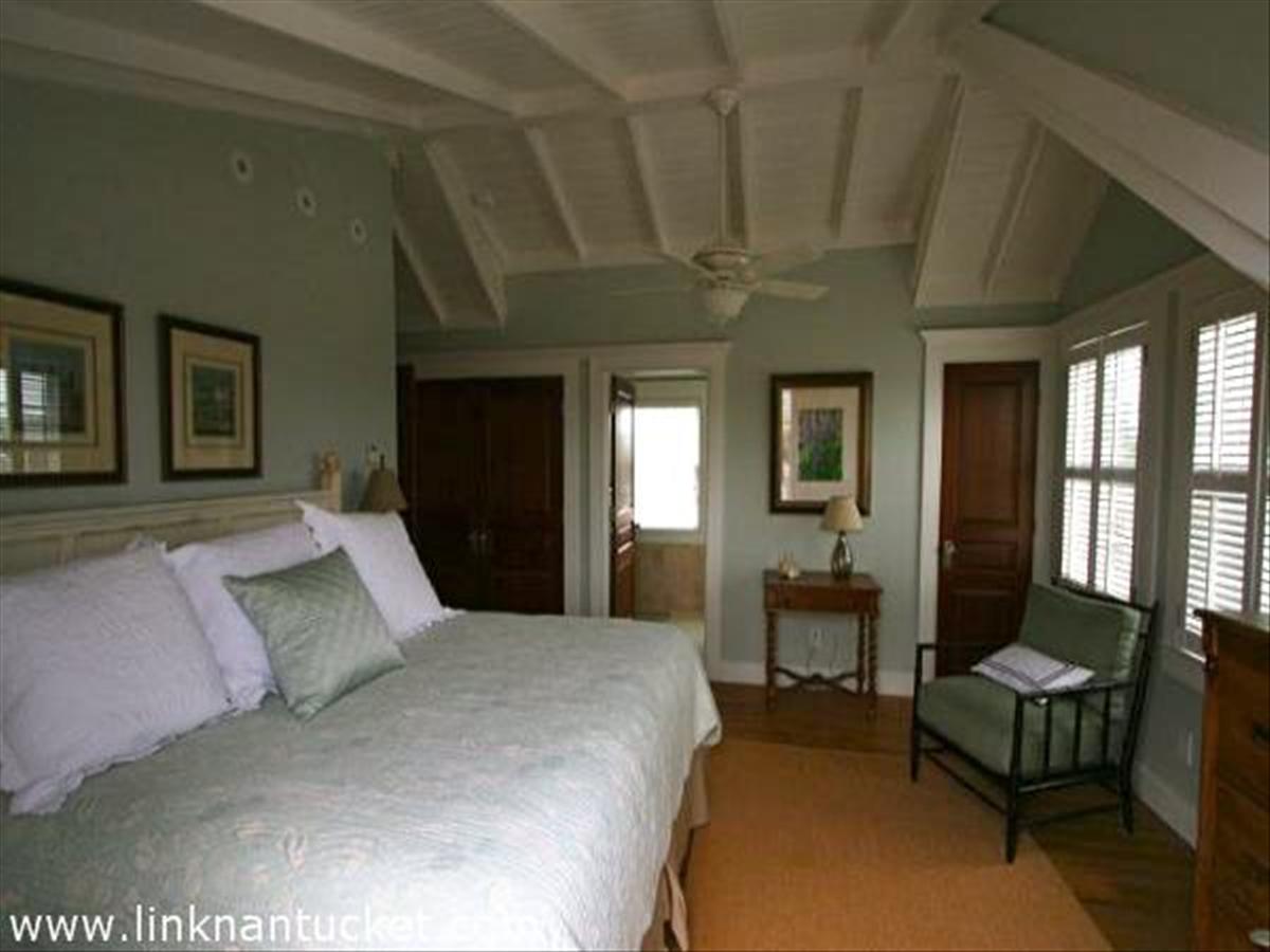 13 R Burnell Street Nantucket, MA 02554 - Photo 12 of 27 Gallery Image 12