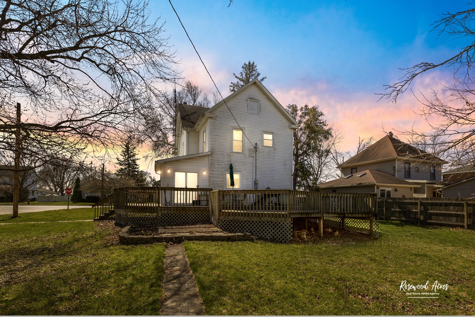 321 East Jackson Street Cullom, IL 60929 - Photo 21 of 22 a view of a house with a big yard