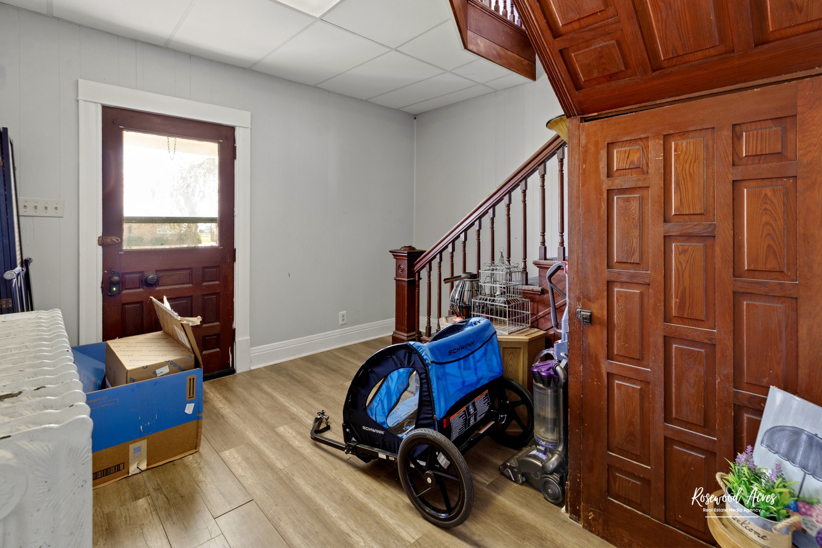 321 East Jackson Street Cullom, IL 60929 - Photo 9 of 22 a view of front door with workspace