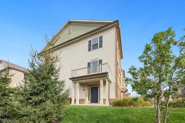 $899,000 | 36 Cortland Court, Livingston, NJ 07039