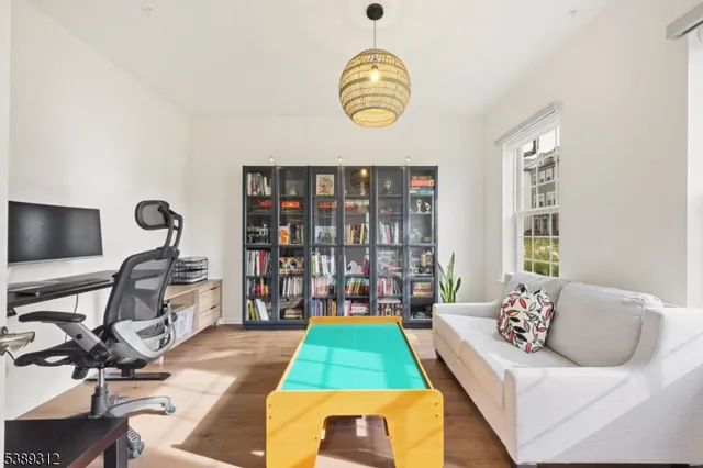 $899,000 | 36 Cortland Court, Livingston, NJ 07039