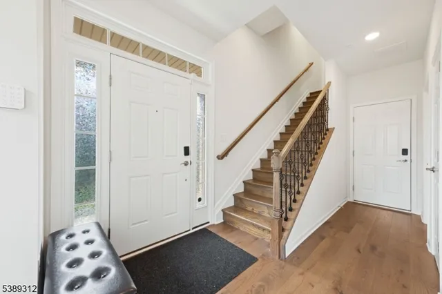 $899,000 | 36 Cortland Court, Livingston, NJ 07039