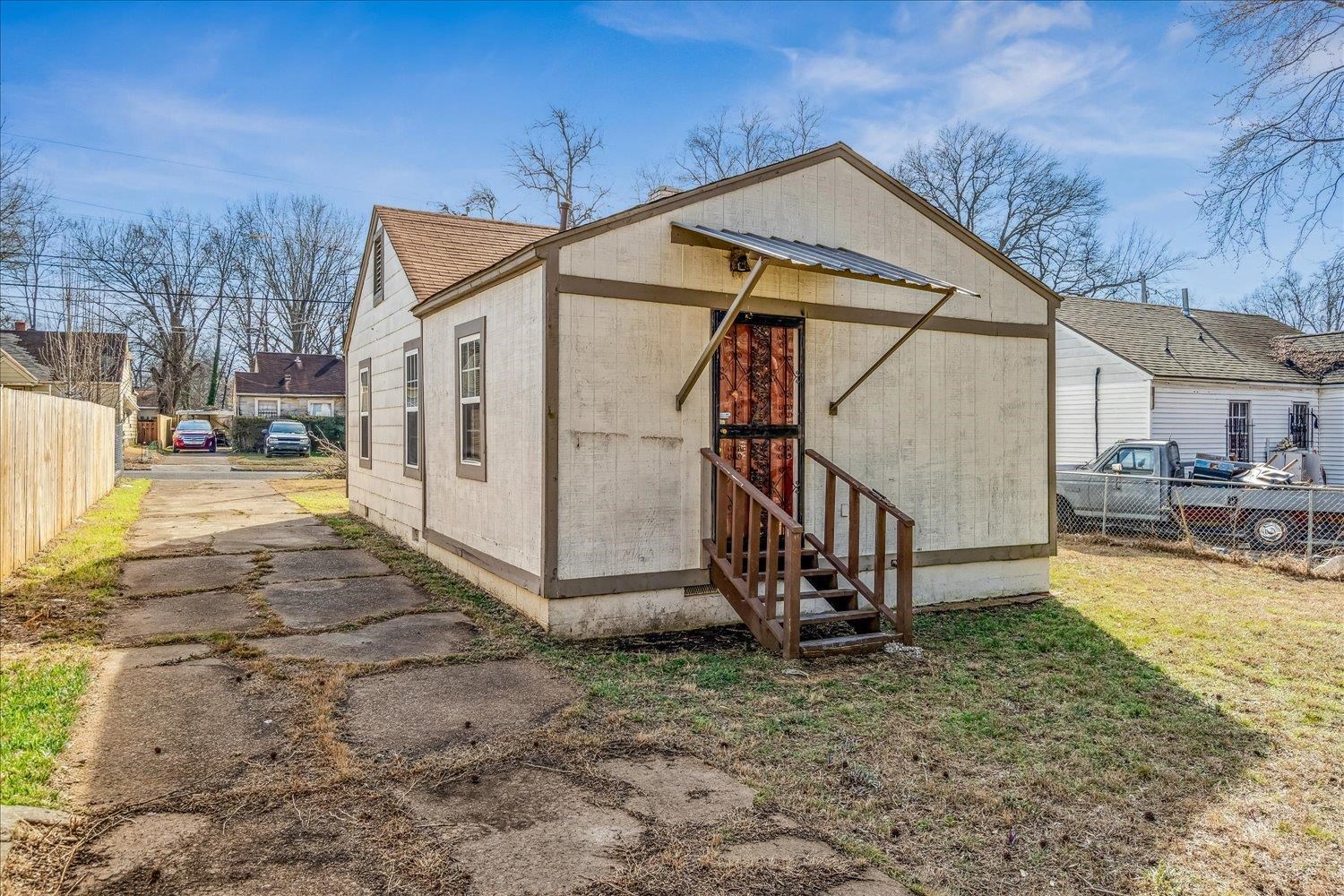3084 Pershing Avenue Memphis, TN 38112 - Photo 27 of 30 a view of a house with a yard
