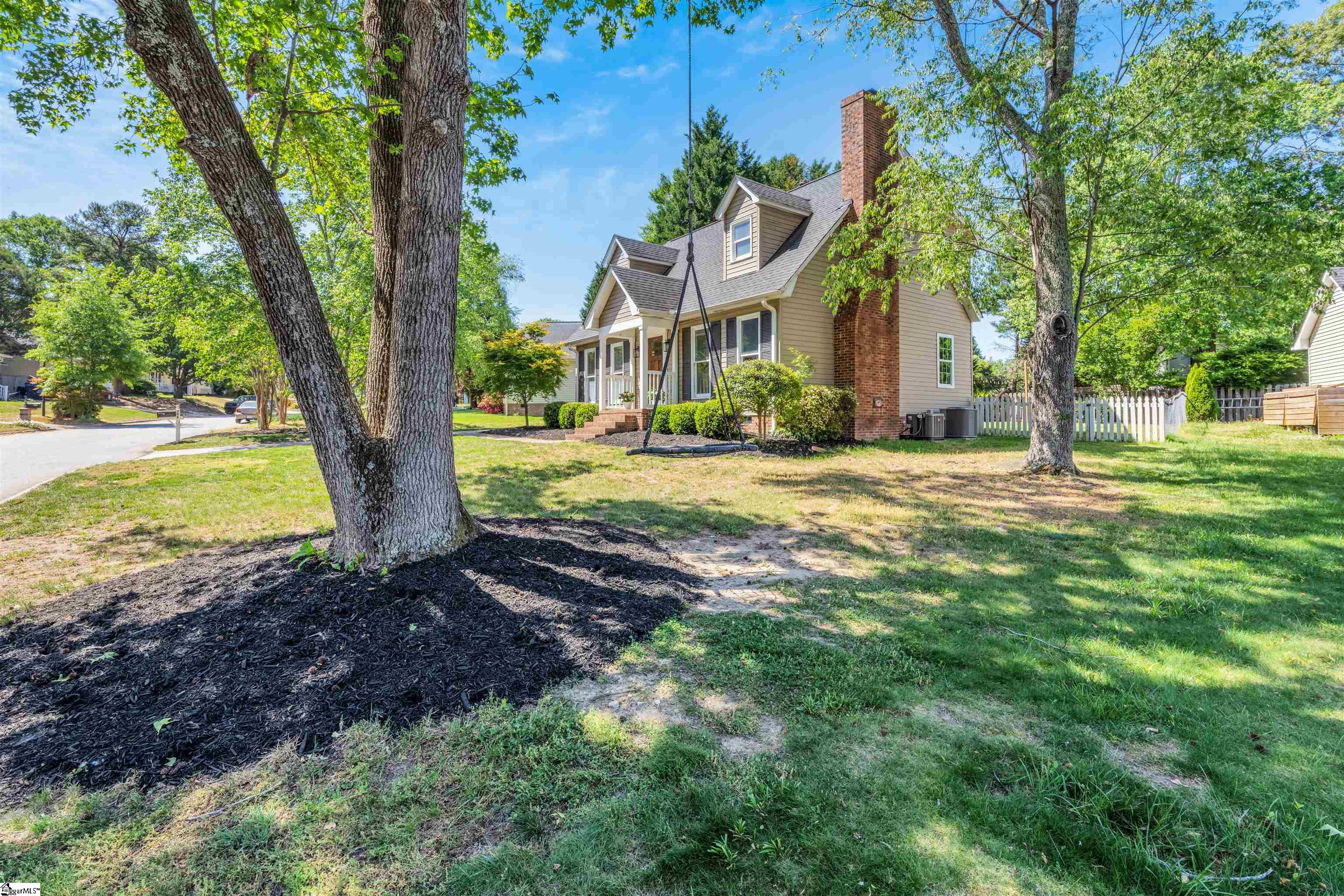 206 Spring View Lane Taylors, SC 29687 - Photo 8 of 37 Gallery Image 8