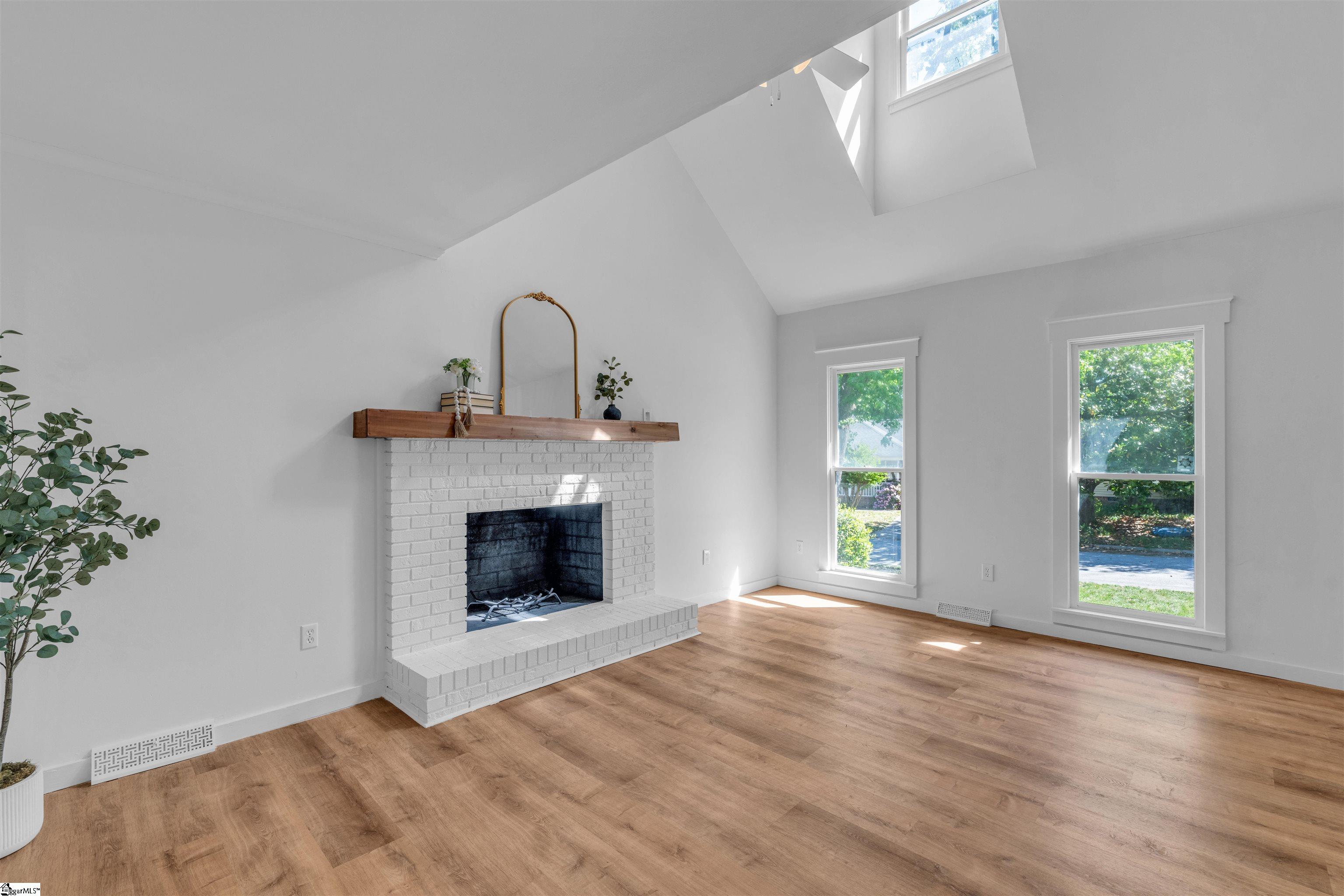 206 Spring View Lane Taylors, SC 29687 - Photo 9 of 37 Gallery Image 9
