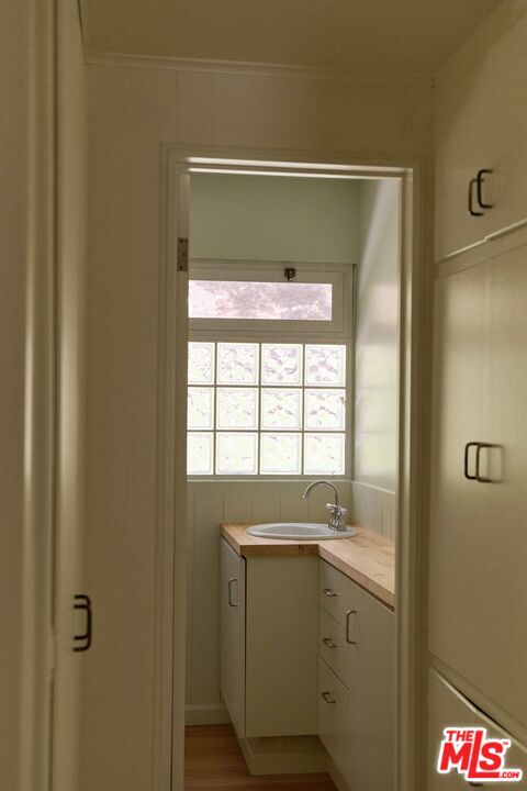603 Hightree Road Los Angeles, CA 90402 - Photo 14 of 22
